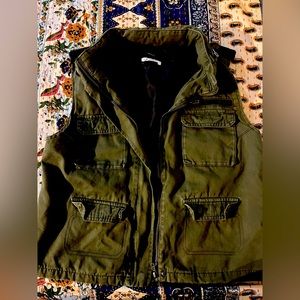 BDG Utility Vest ; Color: Dark Green; Size: Large